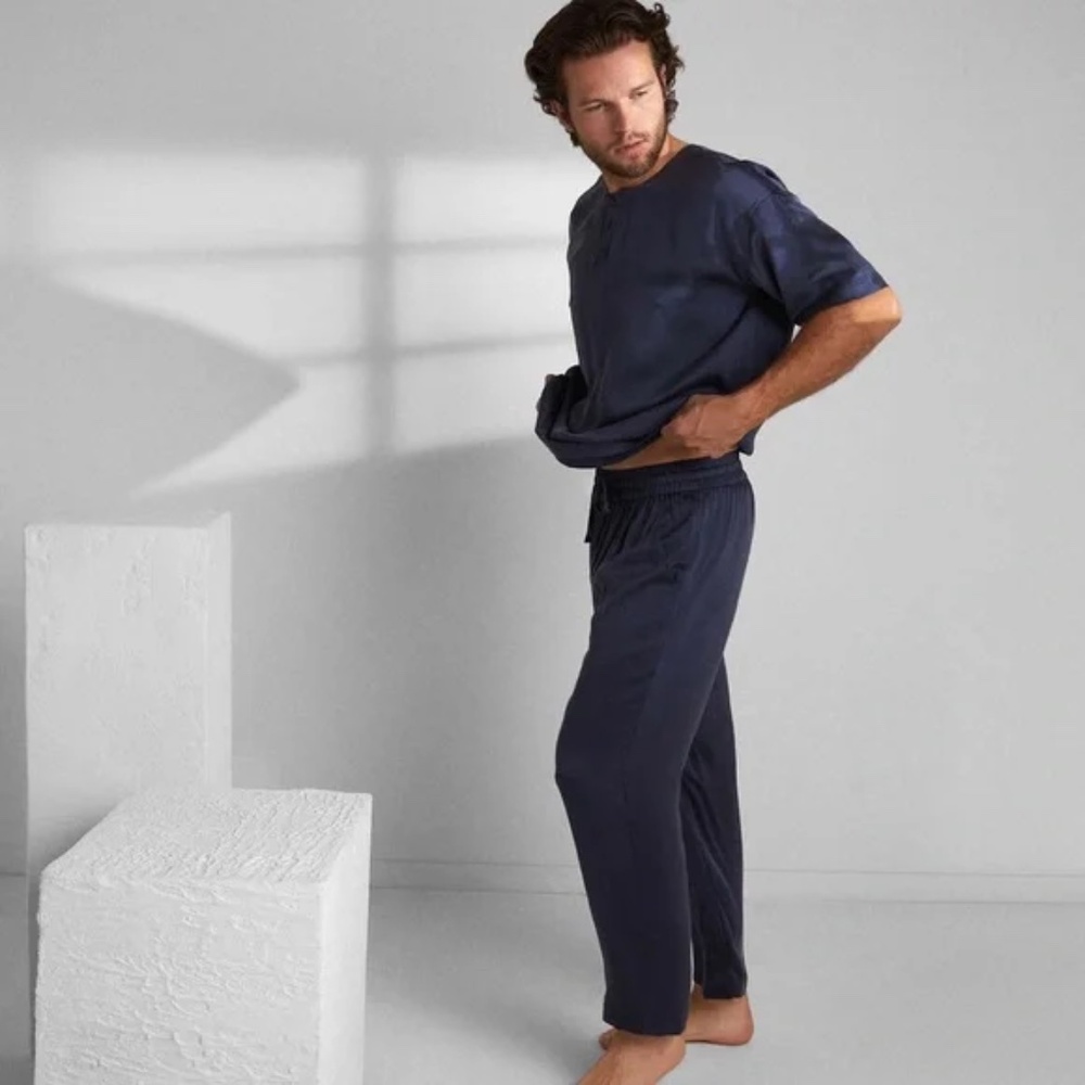 LUNYA NWOT Washable Silk Men’s Pajama Tee Pants Set in Deep Blue Size S